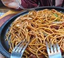 Black Pepper Beef Stir-Fried Noodles