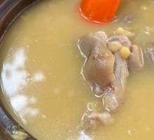 Pig Trotter with Peas