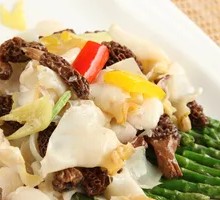 Bamboo Shoots Stir-fried with Clam Slices