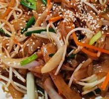 Dry-Fried Beef Rice Noodles