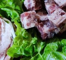 Bouncy Snowflake Beef Cubes