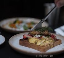Foie Gras and Beef Sandwich