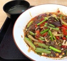 Sichuan-style Pepper Chicken Offal Noodles