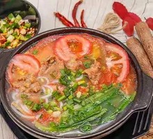Tomato Pork Noodle Pot