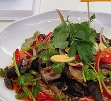 Spicy Chicken Feet Noodles