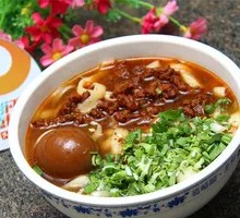 Pea and Pork Sauce Knife-Sliced Noodles