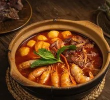 Secret-Recipe Guizhou Sour Soup Beef Offal and Seafood Stew