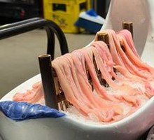 Goose Intestine with Lion Head Goose