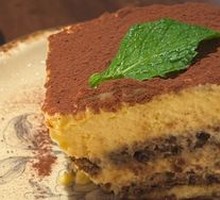 Classic Tiramisu Slice