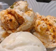 Steamed bun with flower shape