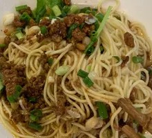 Stewed Potato Beef Noodles with Mixed Sauce
