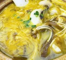 Sautéed Wuchang Fish Slices in Golden Soup Pot