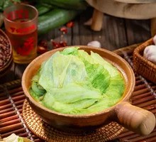 Pot-Braised Pork Cracklings with Cabbage