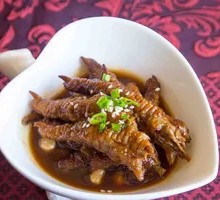Braised Chicken Feet with Tiger Skin