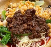 Special Broad Noodles with Pea and Pork Sauce