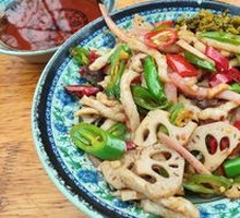 Pickled Pepper Beef Noodles