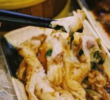 Honey-glazed BBQ Pork Rice Noodle Rolls