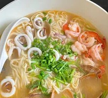 Premium Seafood Noodles