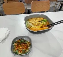 Spicy Dry Noodle Hot Pot
