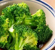 Steamed Broccoli with Soy Sauce