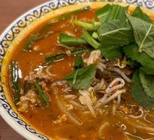 Oil Chicken Mushroom Pork Small Pot Rice Noodles