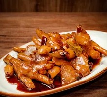 Braised Chicken Feet in Old Sauce