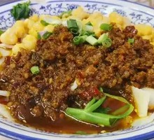 Pea and Pork Sauce Noodles with Hand-Cut Noodles