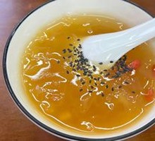 Yin Rice and Tremella Porridge