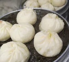 Steamed Pork Buns with Sauce