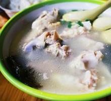 Pork Trotter and Kelp Soup