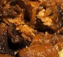 Slow-Cooked Beef with Rich Flavor