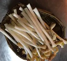 Memory Peanut Sprout Salad