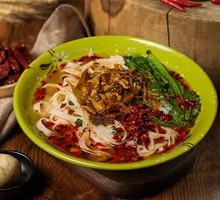 Old Jar Sichuan Pickled Cabbage and Pork Noodles