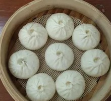 Fresh Pork and Chives Steamed Bun